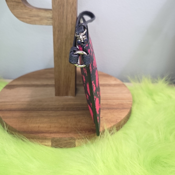 Coach Wristlet in Midnight Blue & Pink Ruby Sienna Rose print NWOT - Picture 4 of 13